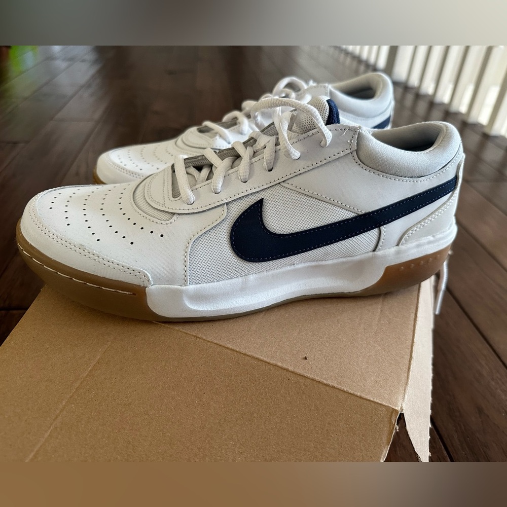 Nike Zoom Court Light 3 Shoe